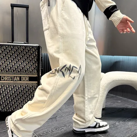 バレンシアガ カジュアルパンツ