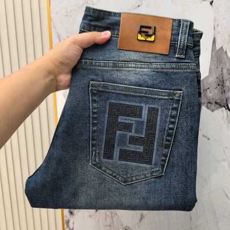 フェンディ ジーンズ