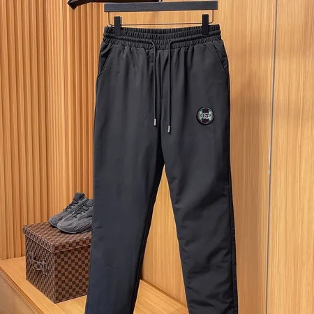 グッチ カジュアルパンツ