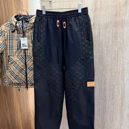 ルイヴィトン カジュアルパンツ
