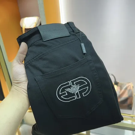 アルマーニ カジュアルパンツ