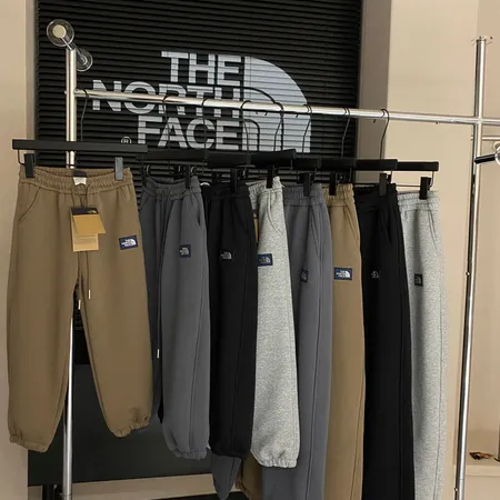 バーバリー ス トレーニングパンツ