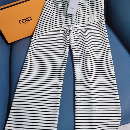 セリーヌ カジュアルパンツ