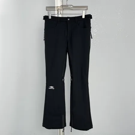 バレンシアガ トレーニングパンツ