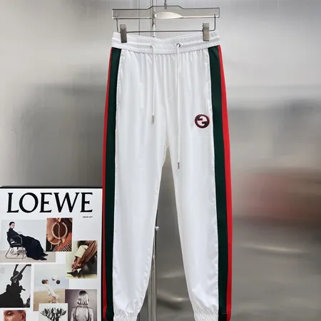 グッチ カジュアルパンツ