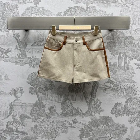 ミュウミュウ ショートパンツ