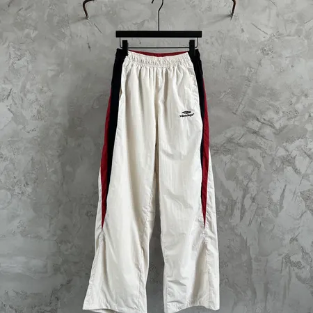 バレンシアガ トレーニングパンツ