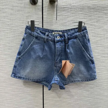 ミュウミュウ ショートパンツ