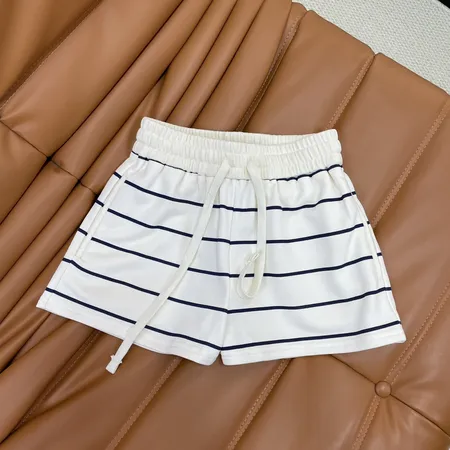 ミュウミュウ ショートパンツ