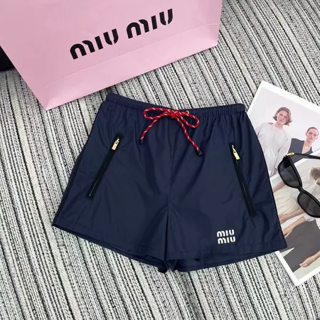 ミュウミュウ ショートパンツ