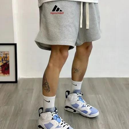 アディダス ショートパンツ