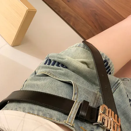 ミュウミュウ ショートパンツ