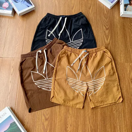 アディダス ショートパンツ