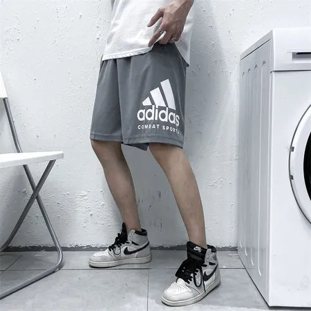 アディダス ショートパンツ