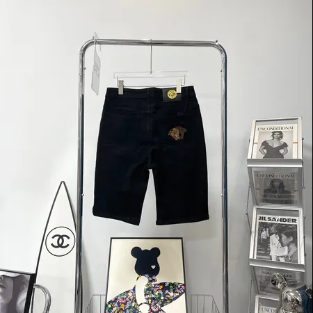 ヴェルサーチ ショートパンツ