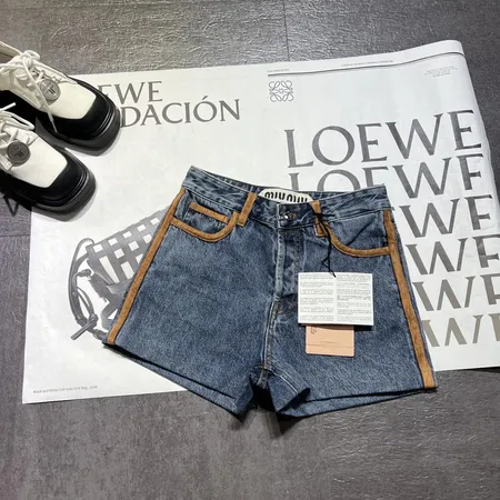 ミュウミュウ ショートパンツ