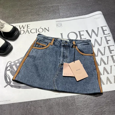 ミュウミュウ ショートパンツ