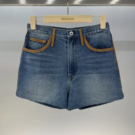 ミュウミュウ ショートパンツ