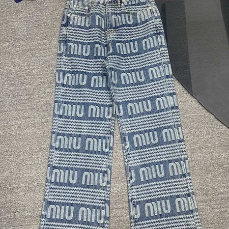 ミュウミュウ ジーンズ