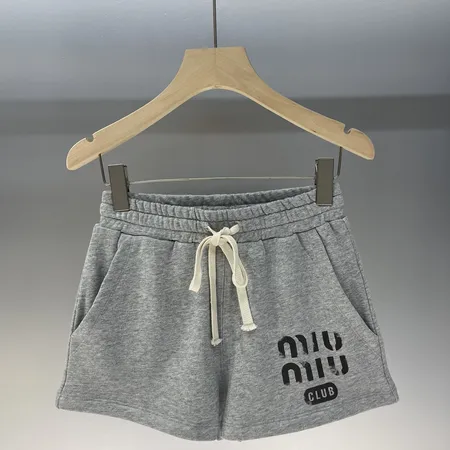 ミュウミュウ ショートパンツ