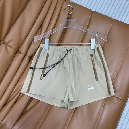 ミュウミュウ ショートパンツ