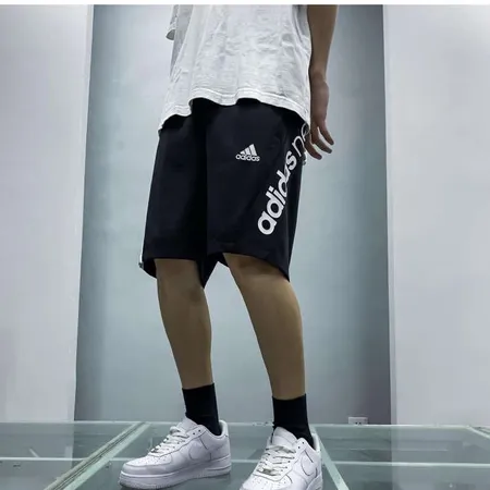 アディダス ショートパンツ