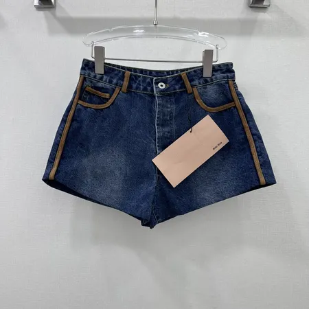 ミュウミュウ ショートパンツ