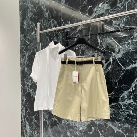 ヴァレンティノ ショートパンツ