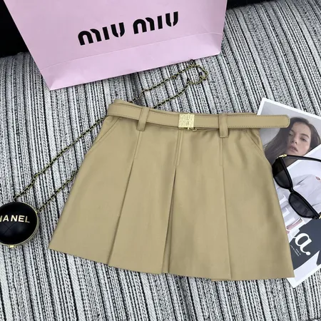 ミュウミュウ ショートパンツ