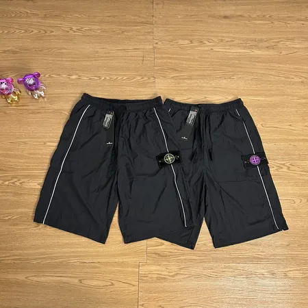 ストーンアイランド ショートパンツ