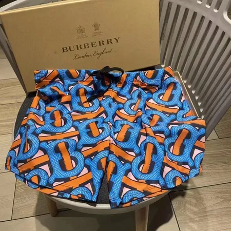 プラダ ショートパンツ