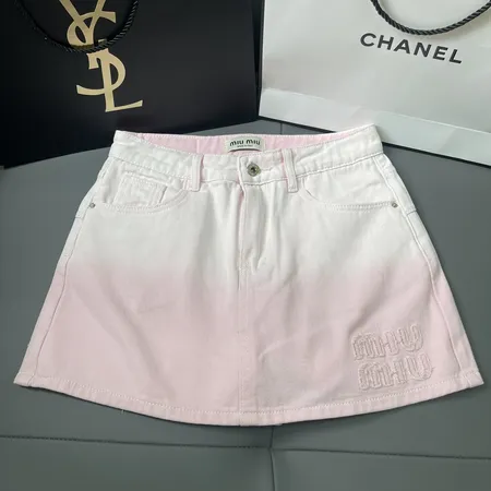 ミュウミュウ ショートパンツ