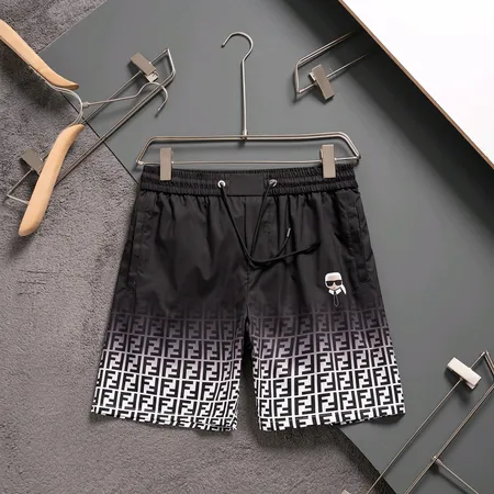 ヴェルサーチ ショートパンツ