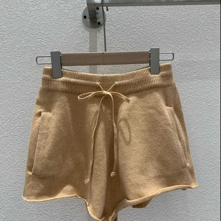 ミュウミュウ ショートパンツ