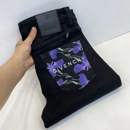 ジバンシィ ジーンズ