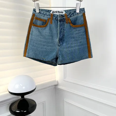 ミュウミュウ ショートパンツ