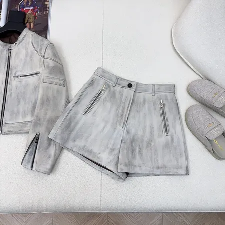 ミュウミュウ ショートパンツ