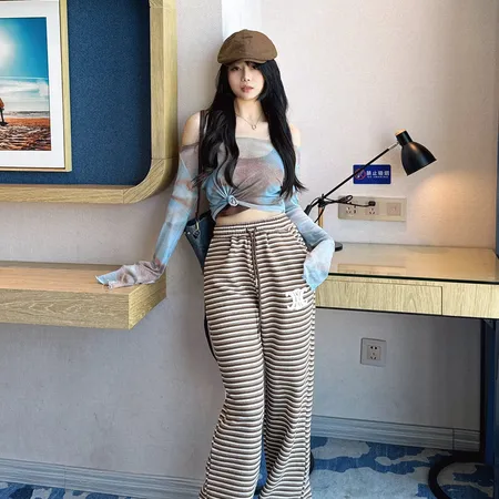 セリーヌ カジュアルパンツ