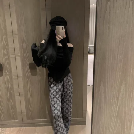 セリーヌ カジュアルパンツ