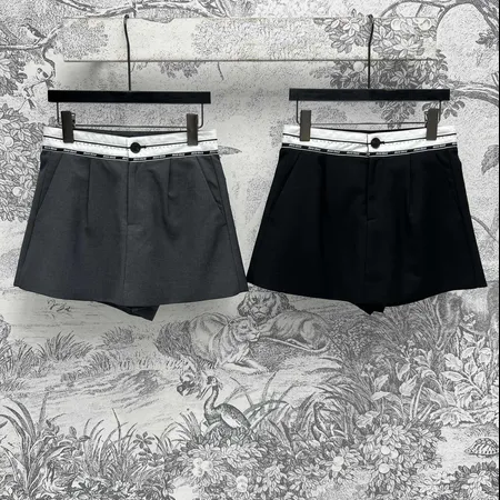 ミュウミュウ ショートパンツ