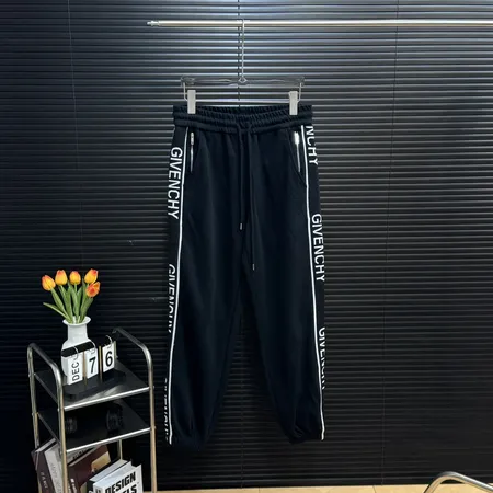 ジバンシィ カジュアルパンツ