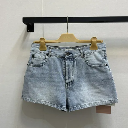 ミュウミュウ ショートパンツ