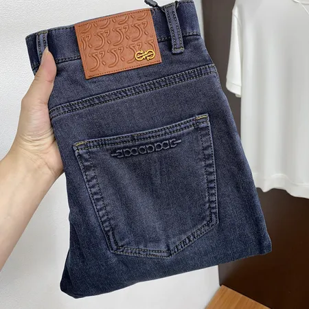 フェラガモ ジーンズ