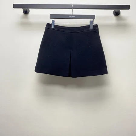 セリーヌ ショートパンツ