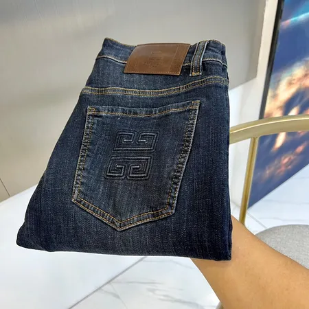 ジバンシィ ジーンズ