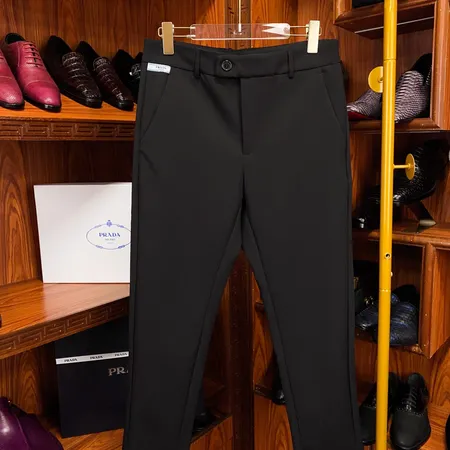 プラダ カジュアルパンツ