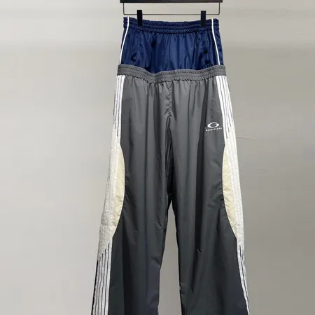 バレンシアガ カジュアルパンツ