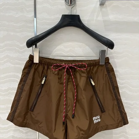 ミュウミュウ ショートパンツ