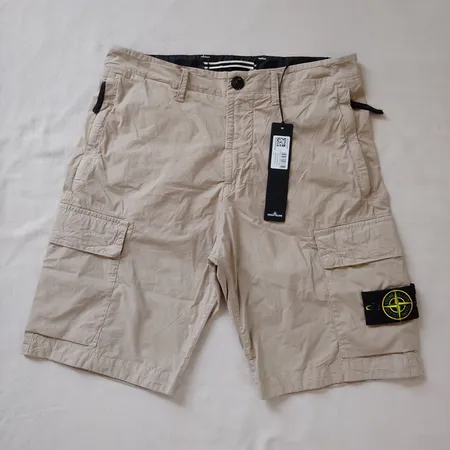 ストーンアイランド ショートパンツ