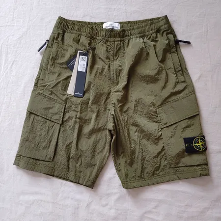 ストーンアイランド ショートパンツ